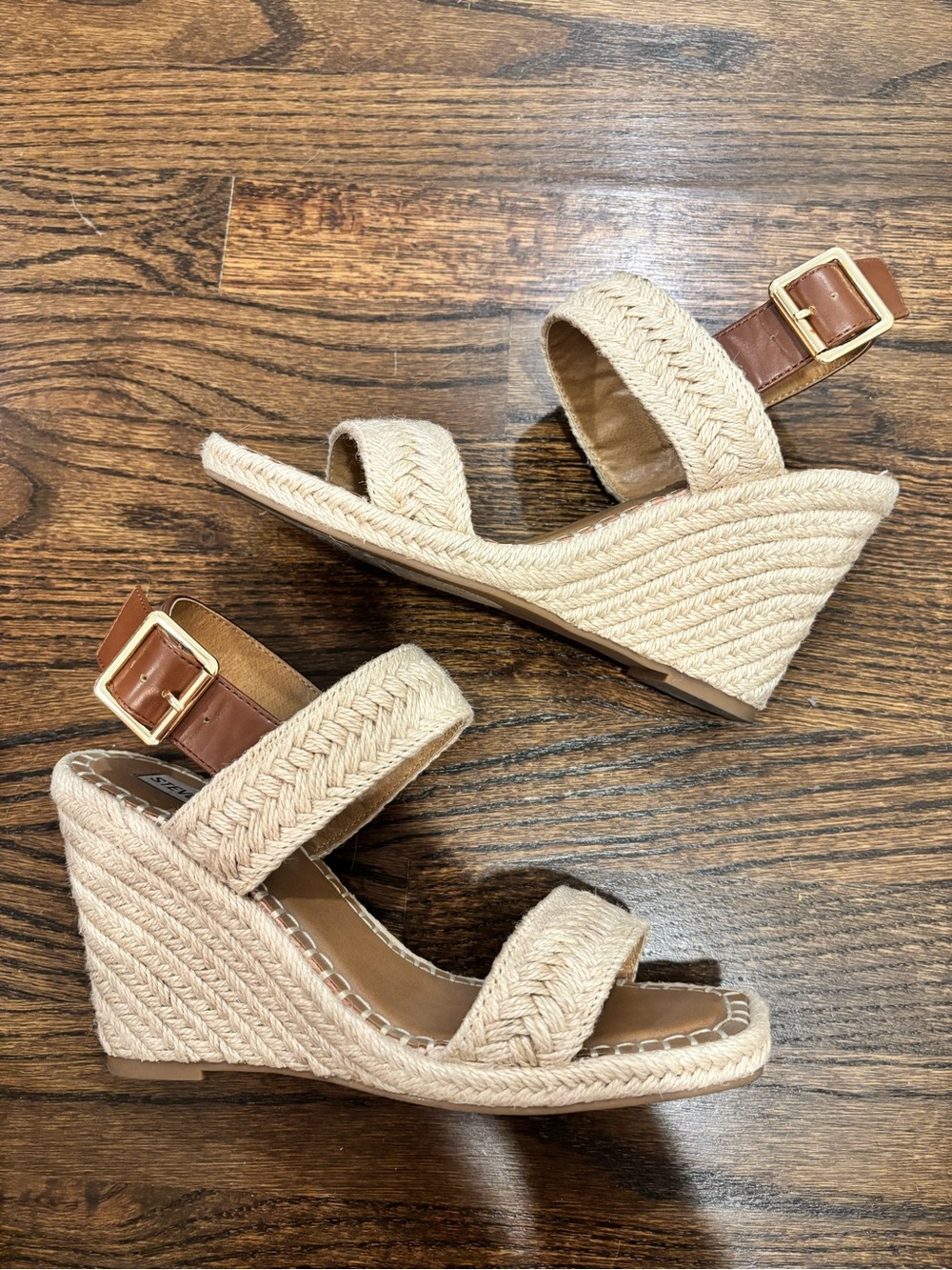 ☀️Raffia Wedge Rolling into Summer☀️